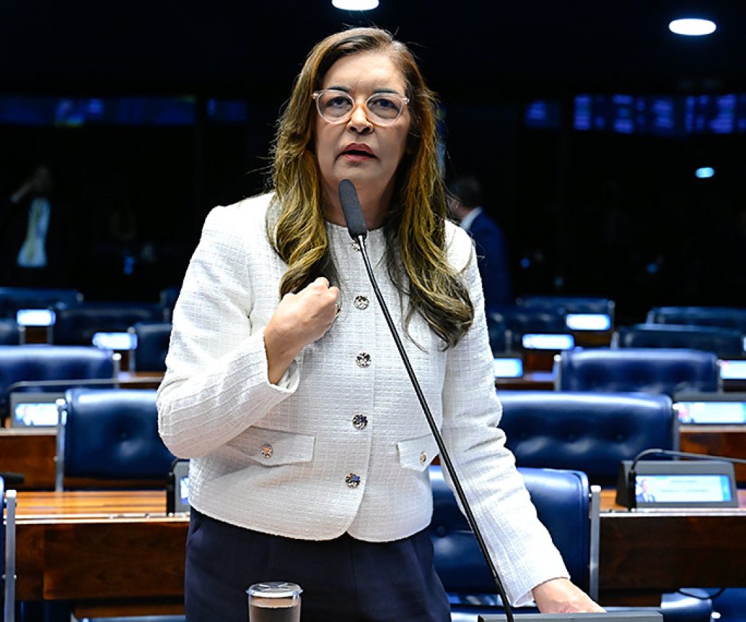 Em pronunciamento, à bancada, senadora Dra. Eudócia (PL-AL).