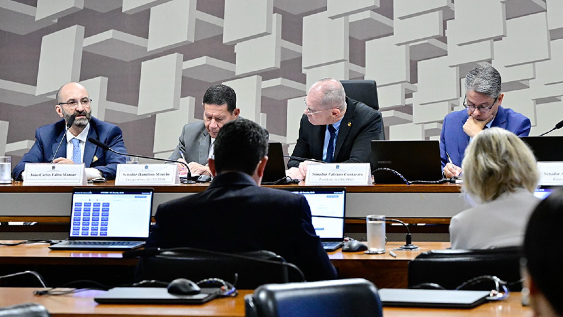 Inteligência e controle prisional são vitais no combate a facções, aponta secretário — Senado Notícias
