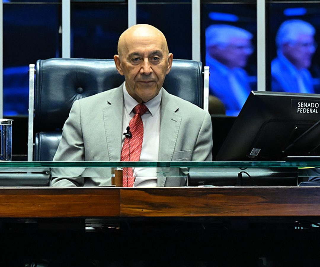 Confúcio Moura defende EJA profissional e destaca novo secretário de Educação — Senado Notícias