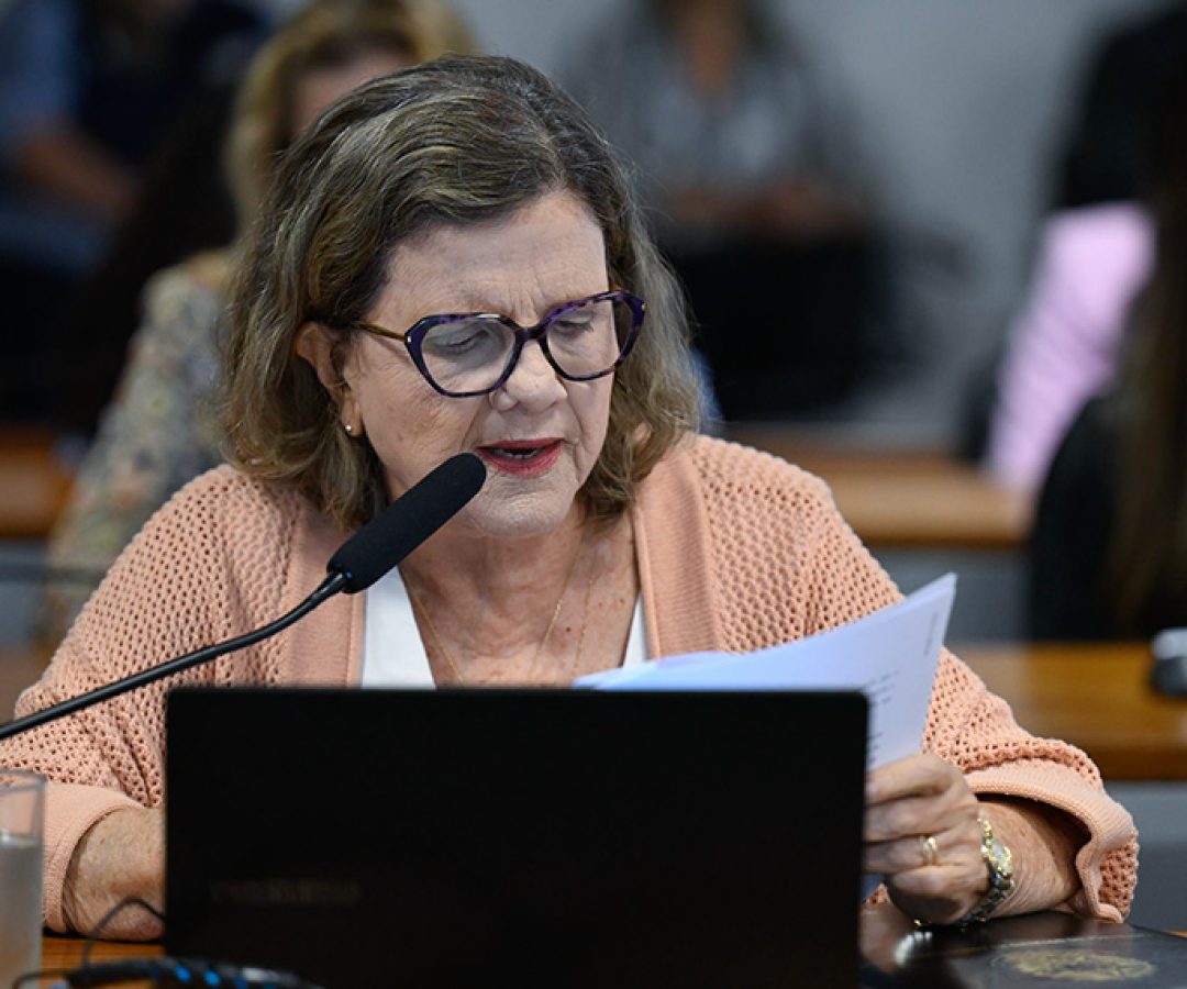 Em pronunciamento, à bancada, senadora Teresa Leitão (PT-PE).