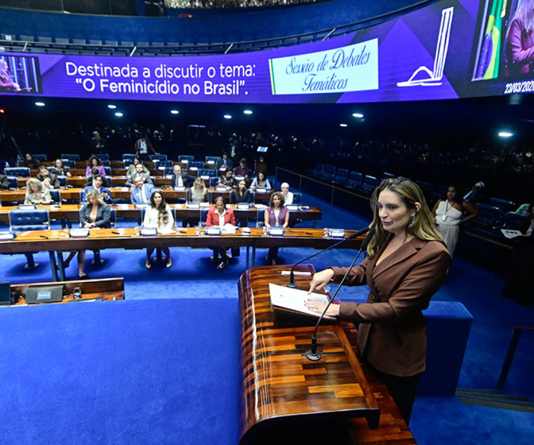 Procuradora Especial da Mulher do Senado, senadora Augusta Brito (PT-CE) em discurso à tribuna.