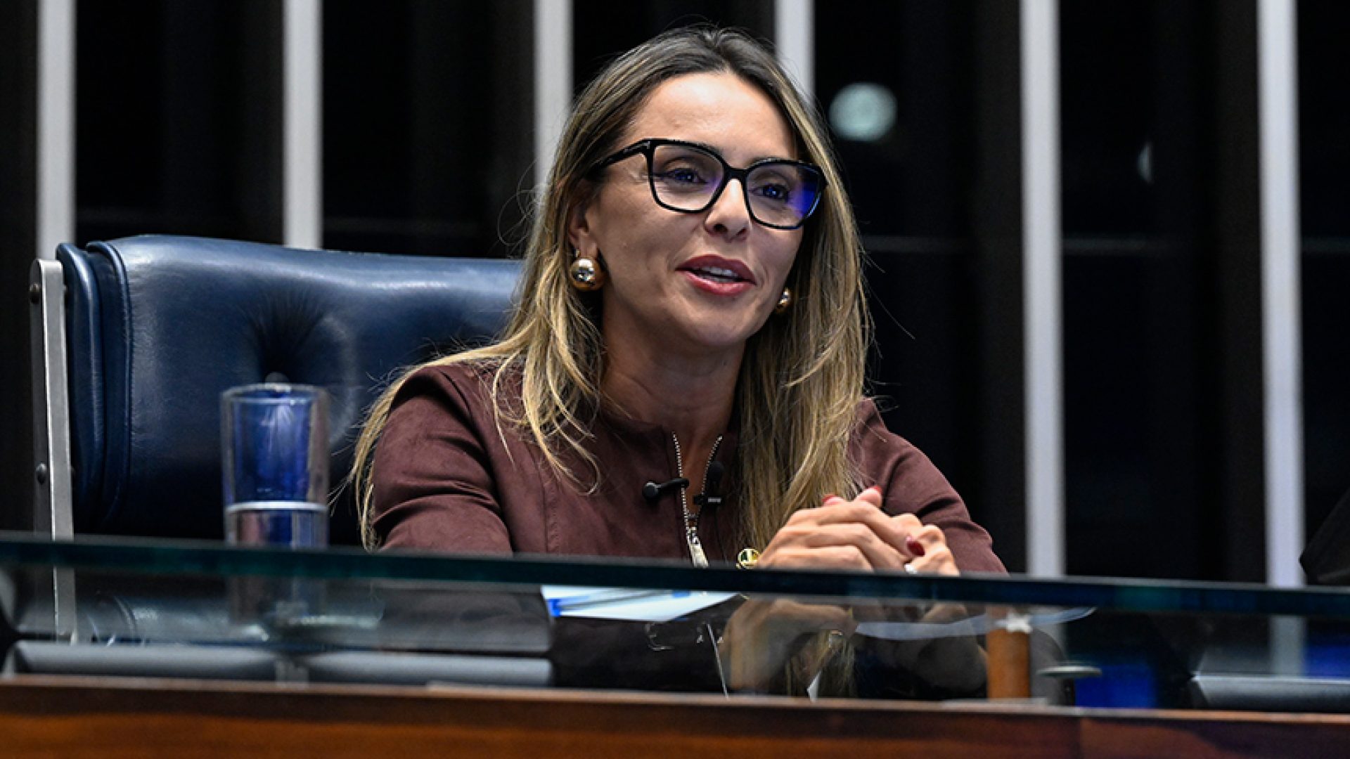 À mesa, senadora Roberta Acioly (Republicanos-RR) preside sessão.
