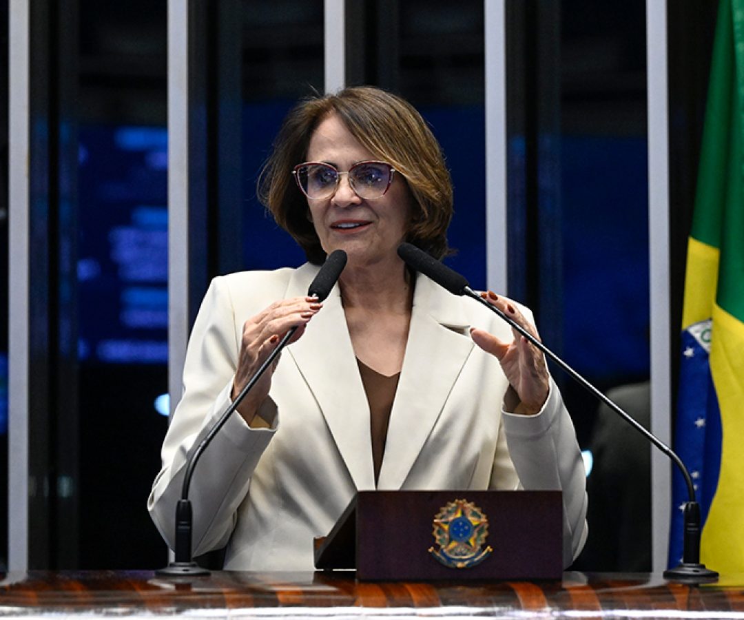 Em discurso, à tribuna, senadora Damares Alves (Republicanos-DF).
