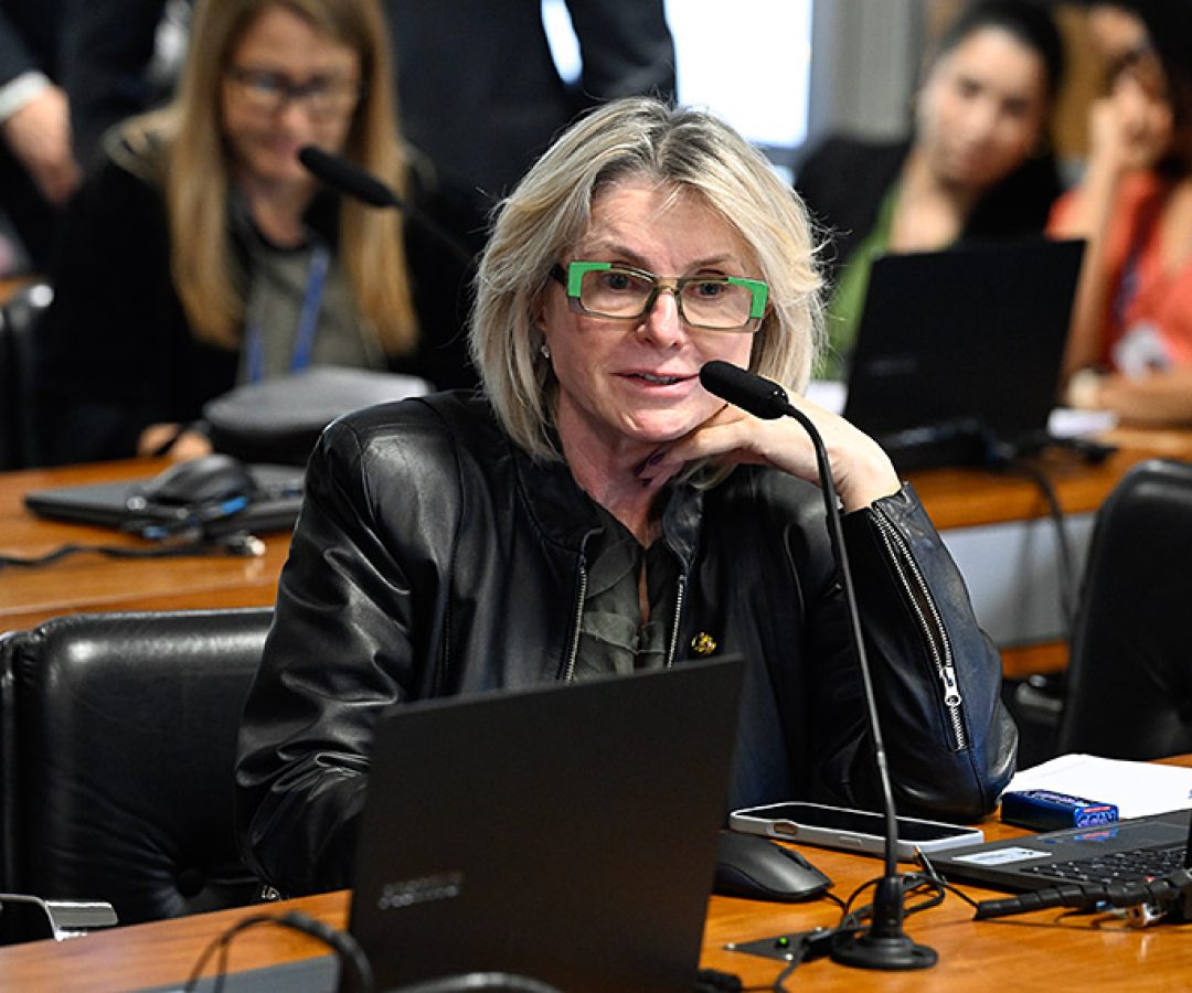 Senadora Margareth Buzetti (PP-MT) à bancada.