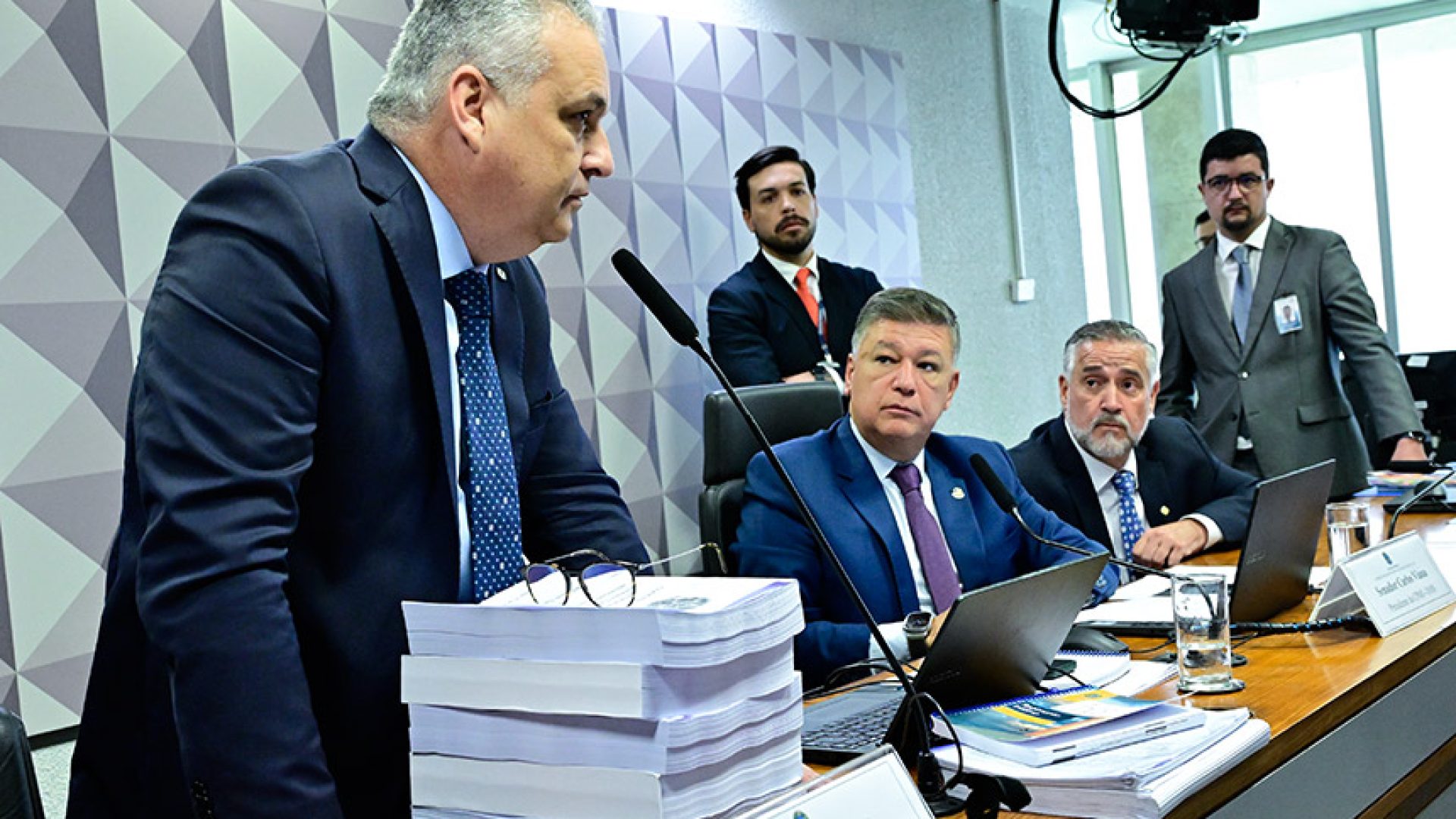 Com mais de 4 mil páginas, relatório da CPMI pode ser votado nesta sexta — Senado Notícias