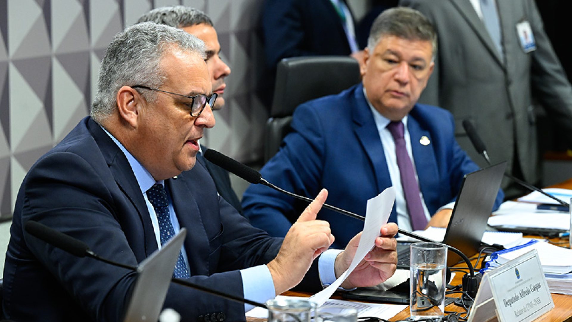 CPMI do INSS termina sem relatório final — Senado Notícias