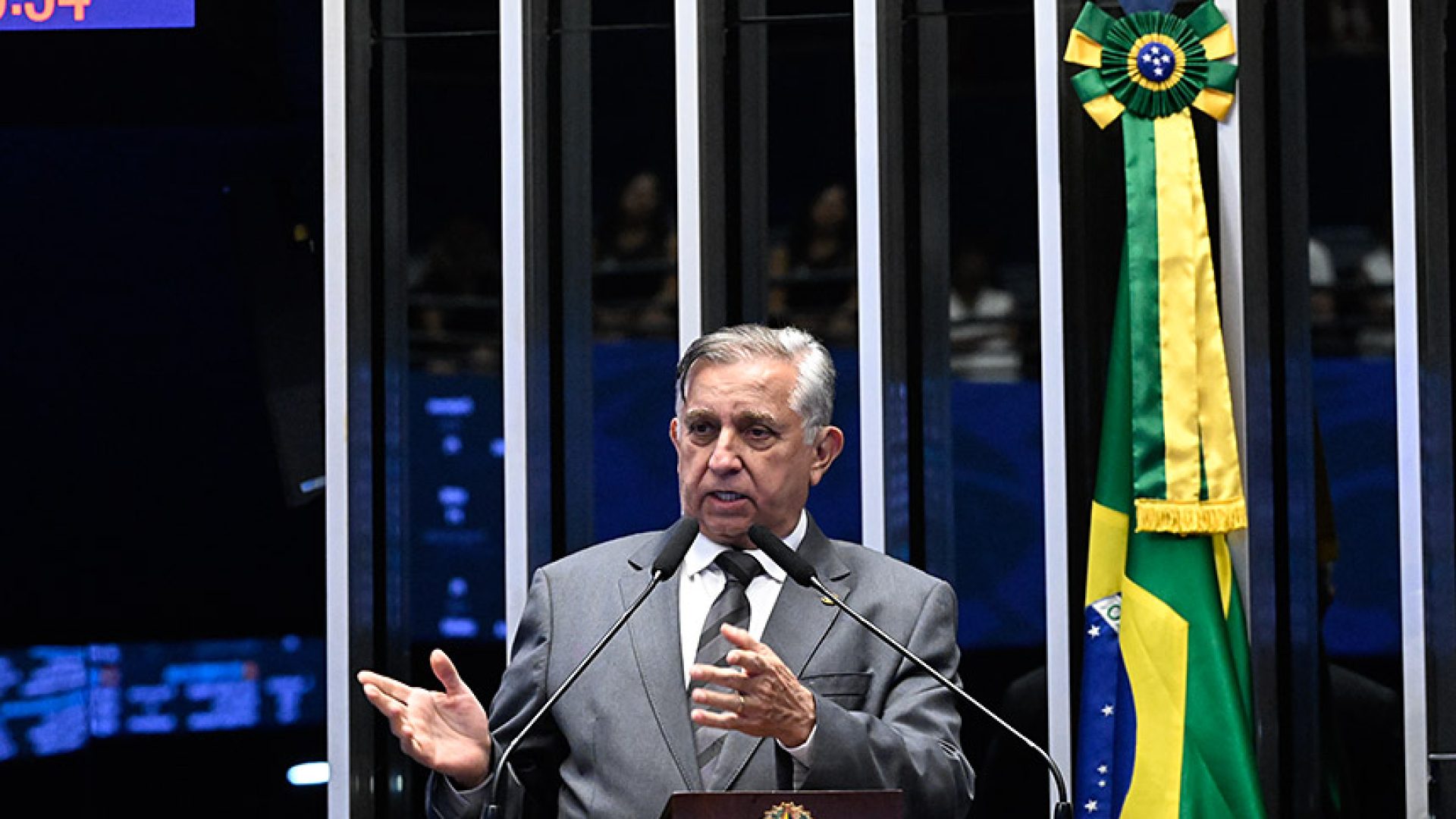 Em discurso,  à tribuna, senador Izalci Lucas (PL-DF).