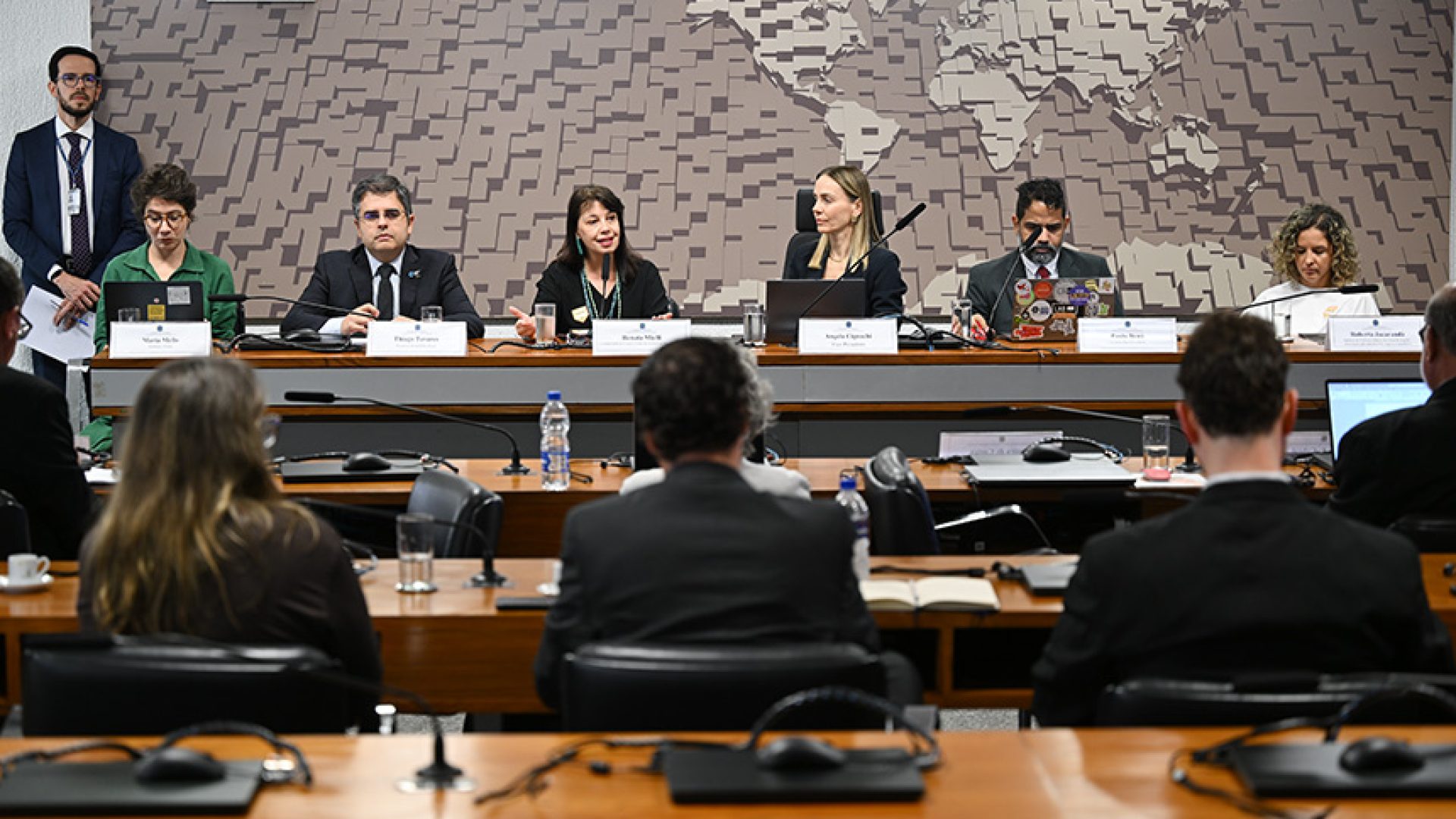 Para ser efetivo, ECA Digital depende de mudança de cultura, aponta debate — Senado Notícias
