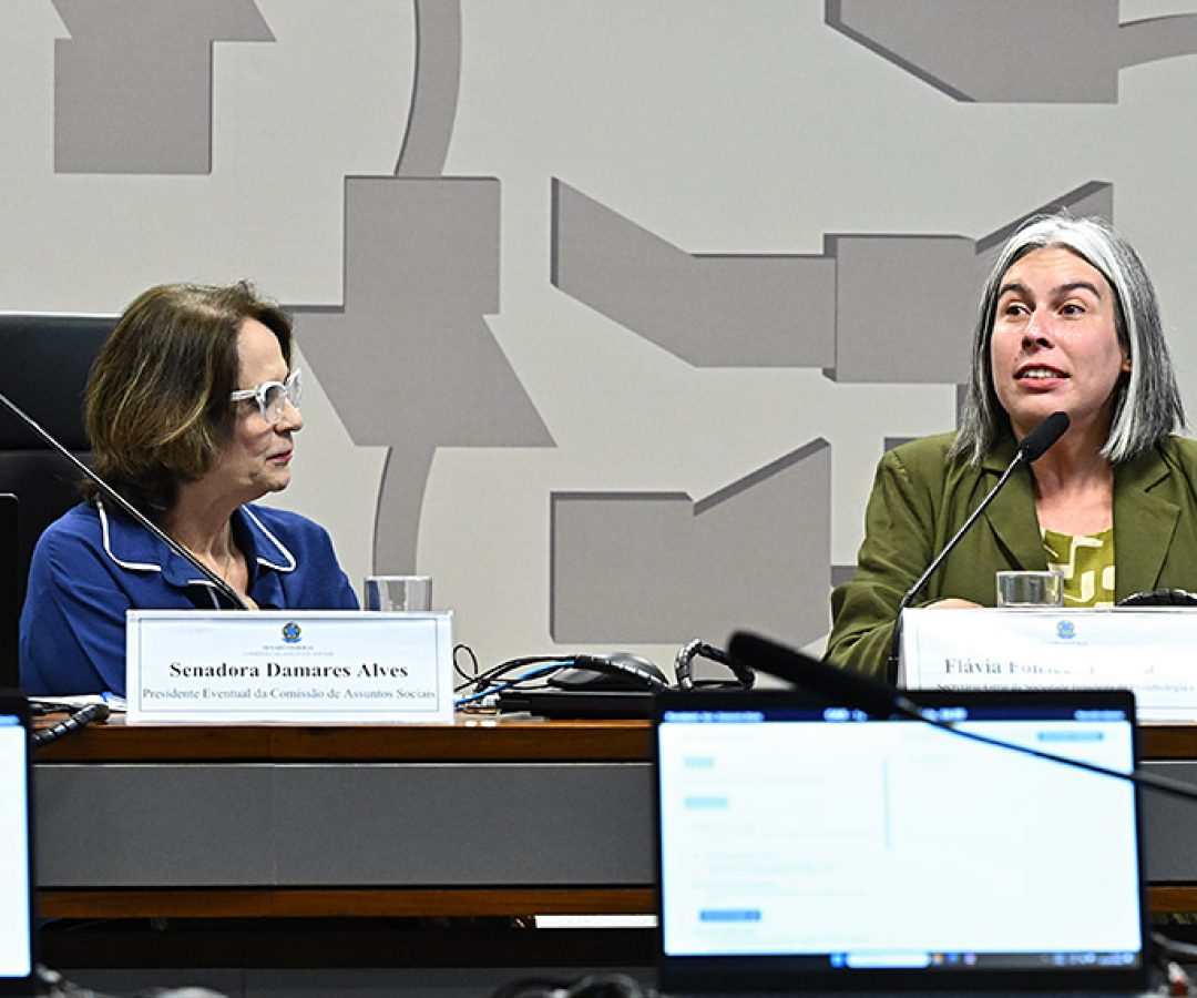 Cigarro eletrônico atrai jovens e agrava dependência, segundo especialistas — Senado Notícias