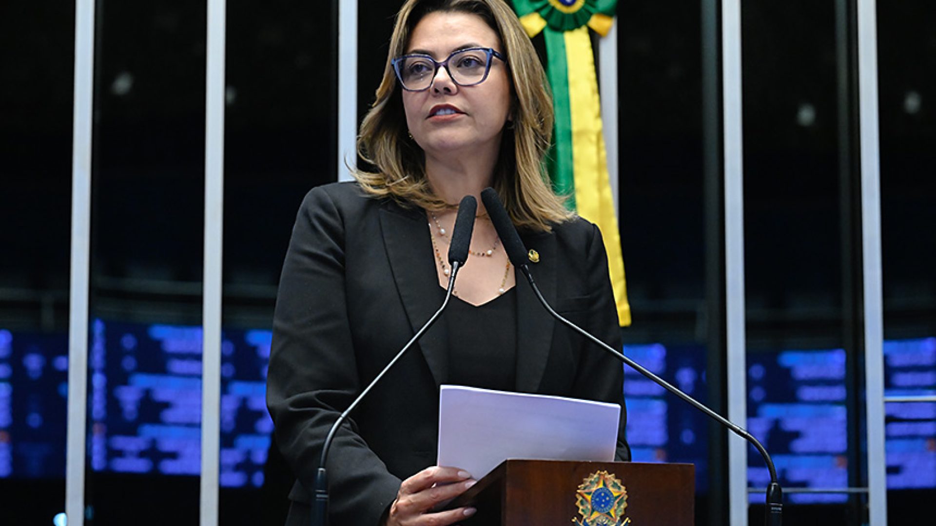 Em discurso,  à tribuna, senadora Leila Barros (PDT-DF).