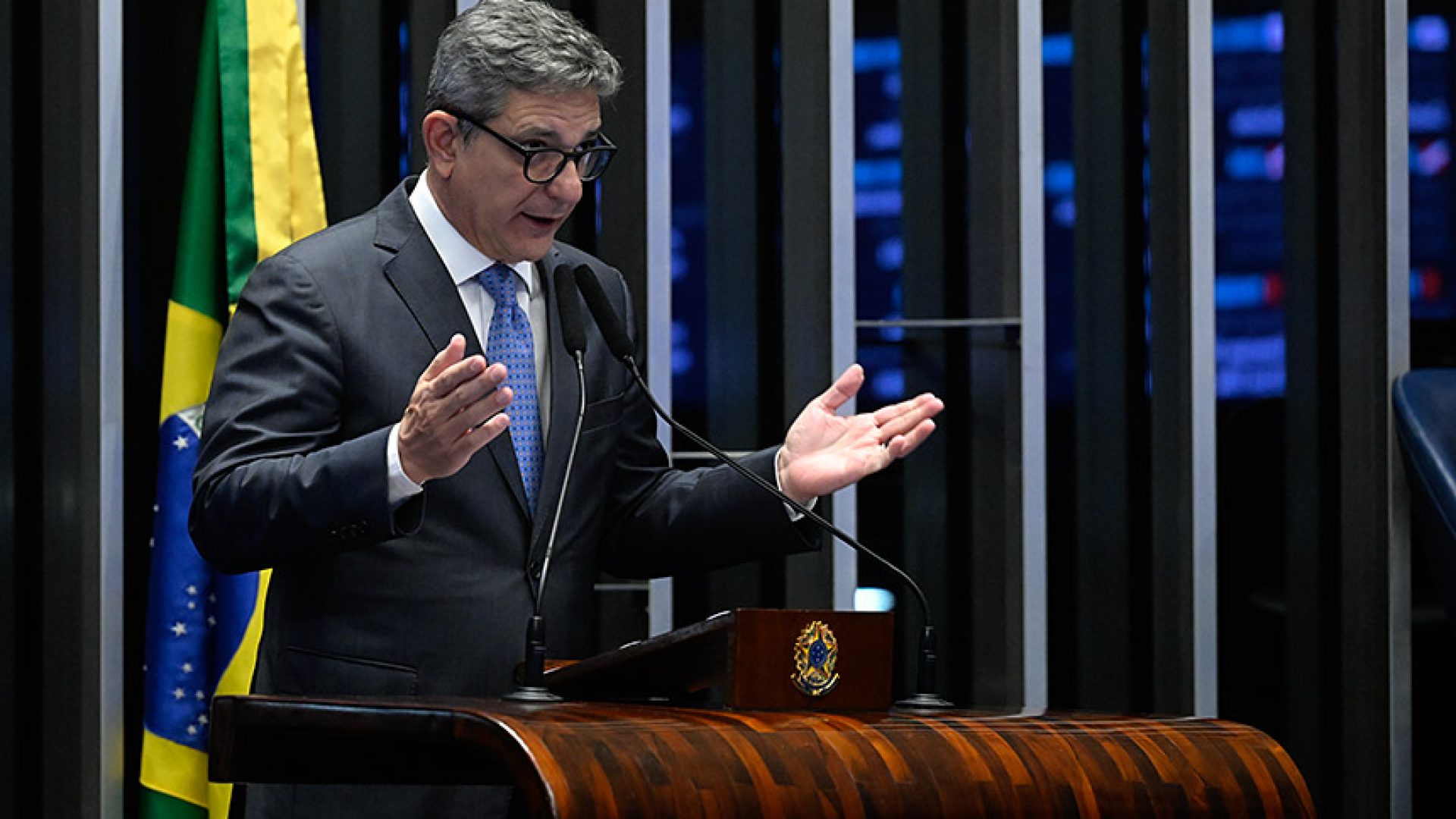 Em discurso, à tribuna, senador Rogério Carvalho (PT-SE).