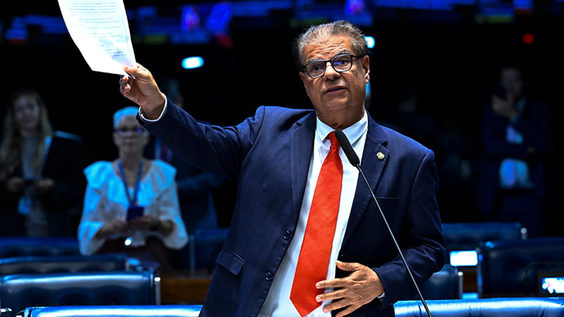 Senador Nelsinho Trad (PSD-MS) em pronunciamento à bancada.