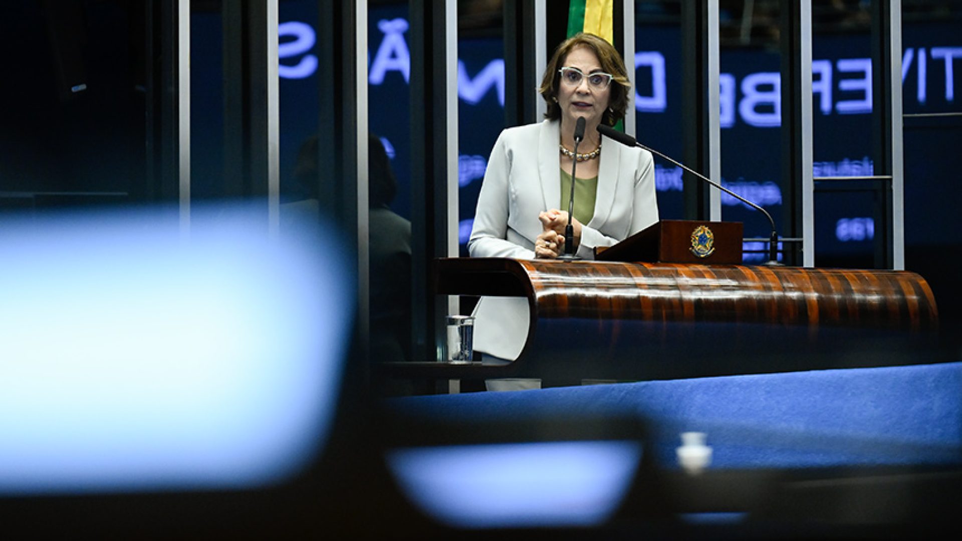 À tribuna, em discurso, senadora Damares Alves (Republicanos-DF).