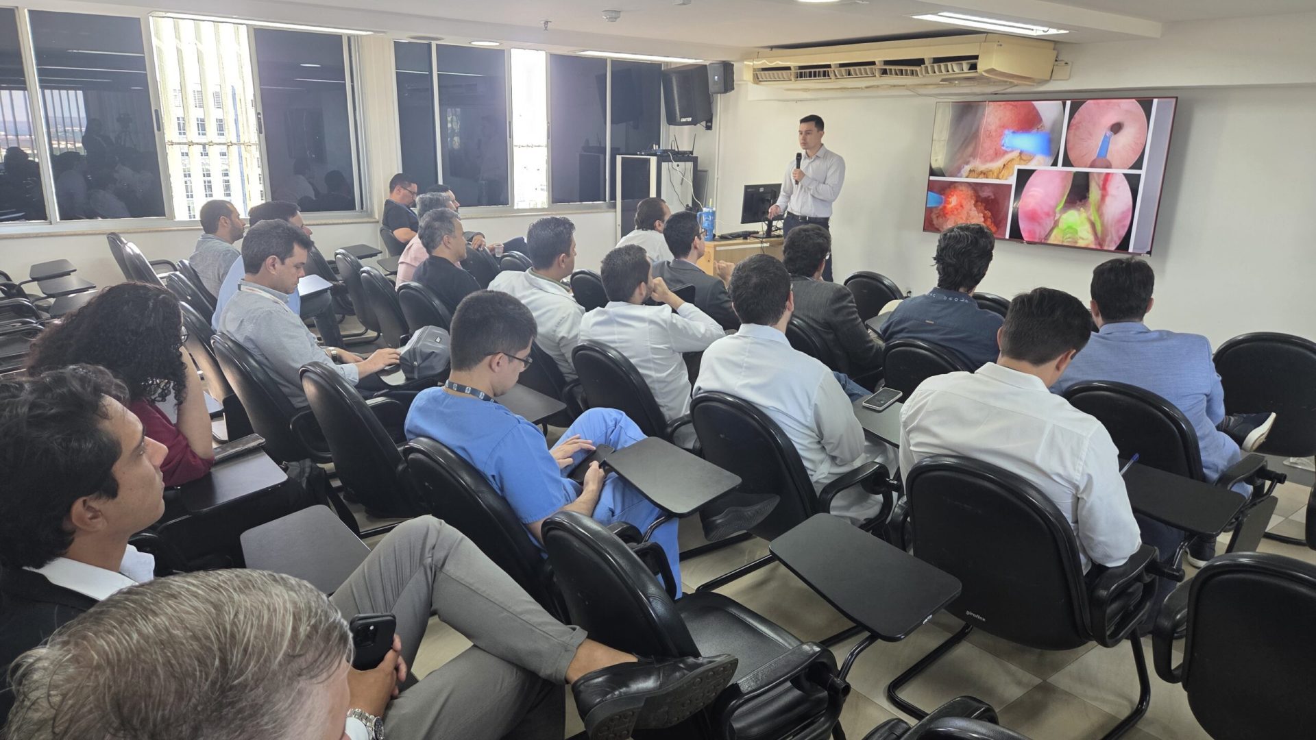 Hospital de Base inicia capacitação em técnica a laser para próstata