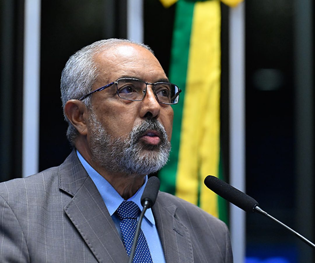 Em discurso, à tribuna, senador Paulo Paim (PT-RS).