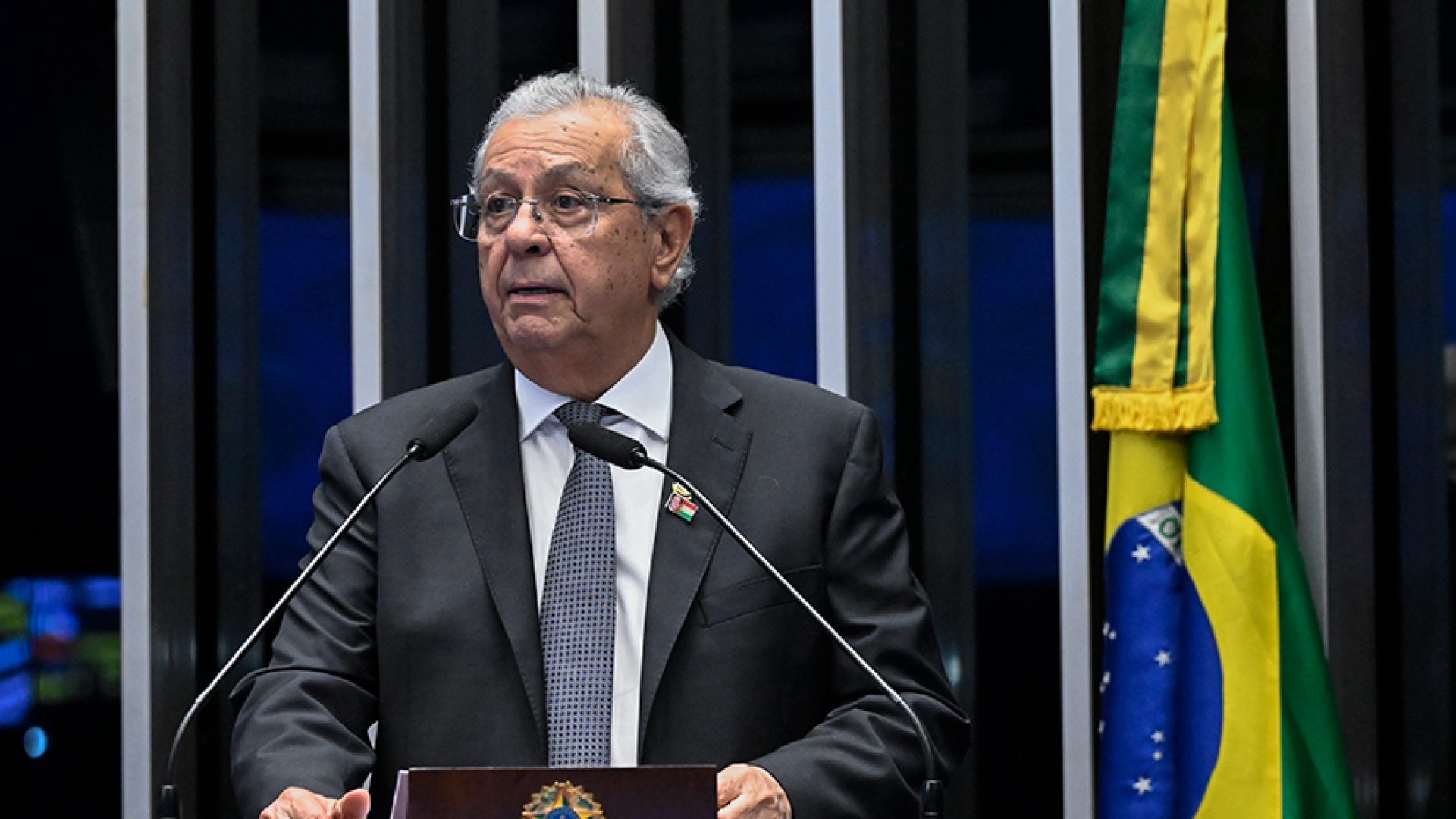 Em discurso, à tribuna, senador Jayme Campos (União-MT).