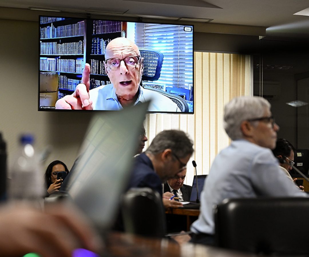 Fundo que ampla crédito a exportadores vai à Câmara — Senado Notícias