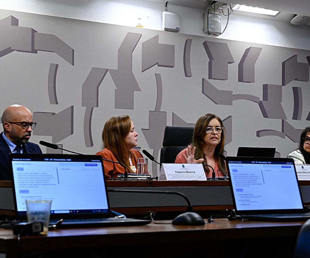 debate enfatiza importância da vacinação contra o HPV — Senado Notícias