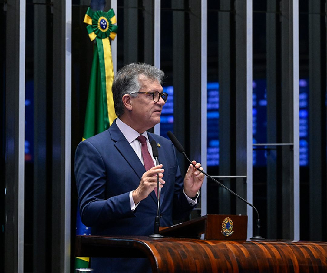 À tribuna, em discurso, senador Laércio Oliveira (PP-SE).