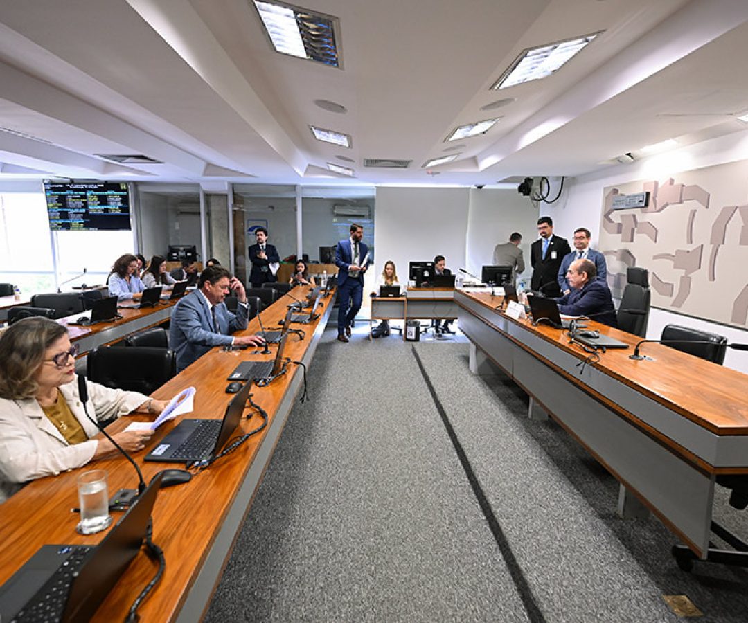 Regulamentação de protesista e ortesista ortopédico vai a Plenário — Senado Notícias