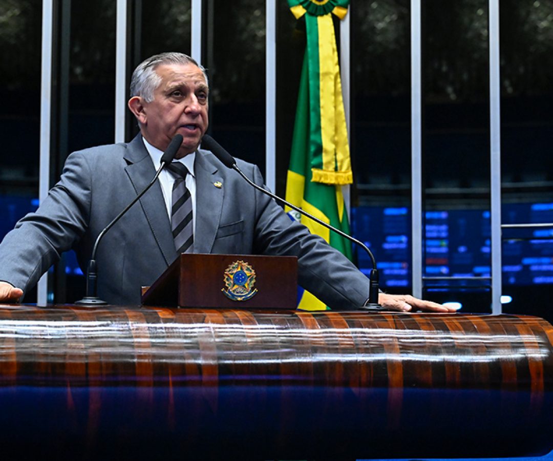 Em discurso, à tribuna, senador Izalci Lucas (PL-DF).