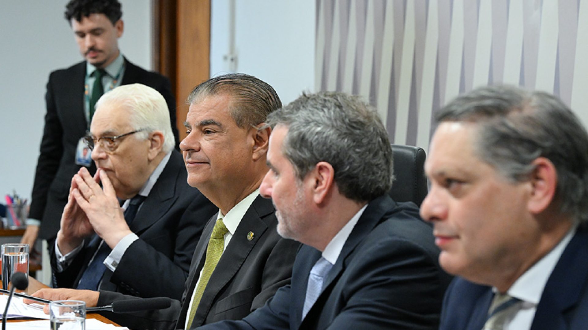Indicações de seis embaixadores e do representante na ONU vão a Plenário — Senado Notícias