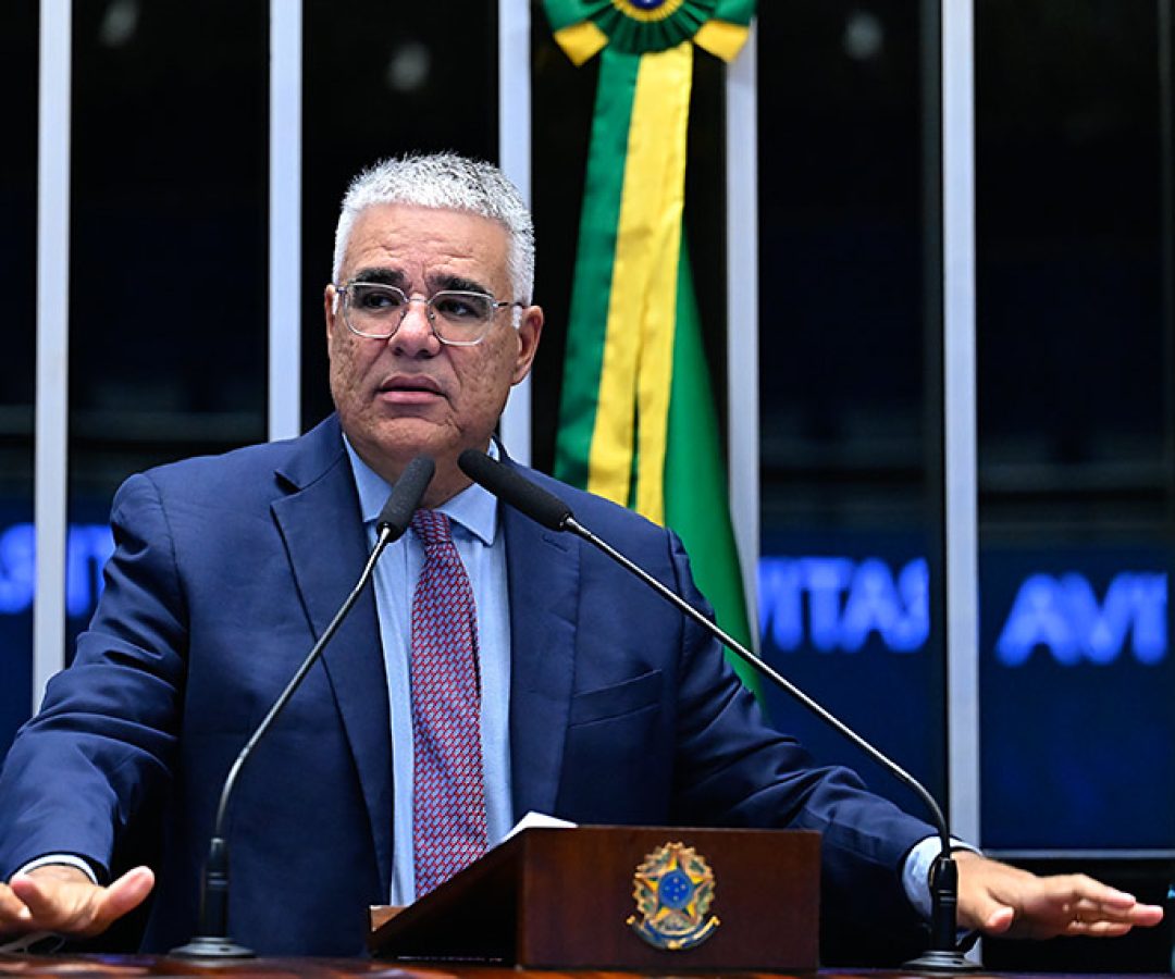 Em discurso, à tribuna, senador Eduardo Girão (Novo-CE).