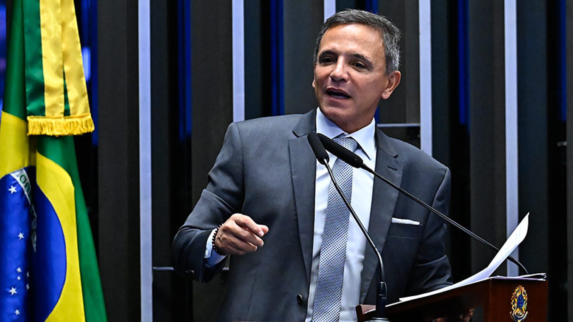 Em discurso, à tribuna,  senador Marcio Bittar (PL-AC).
