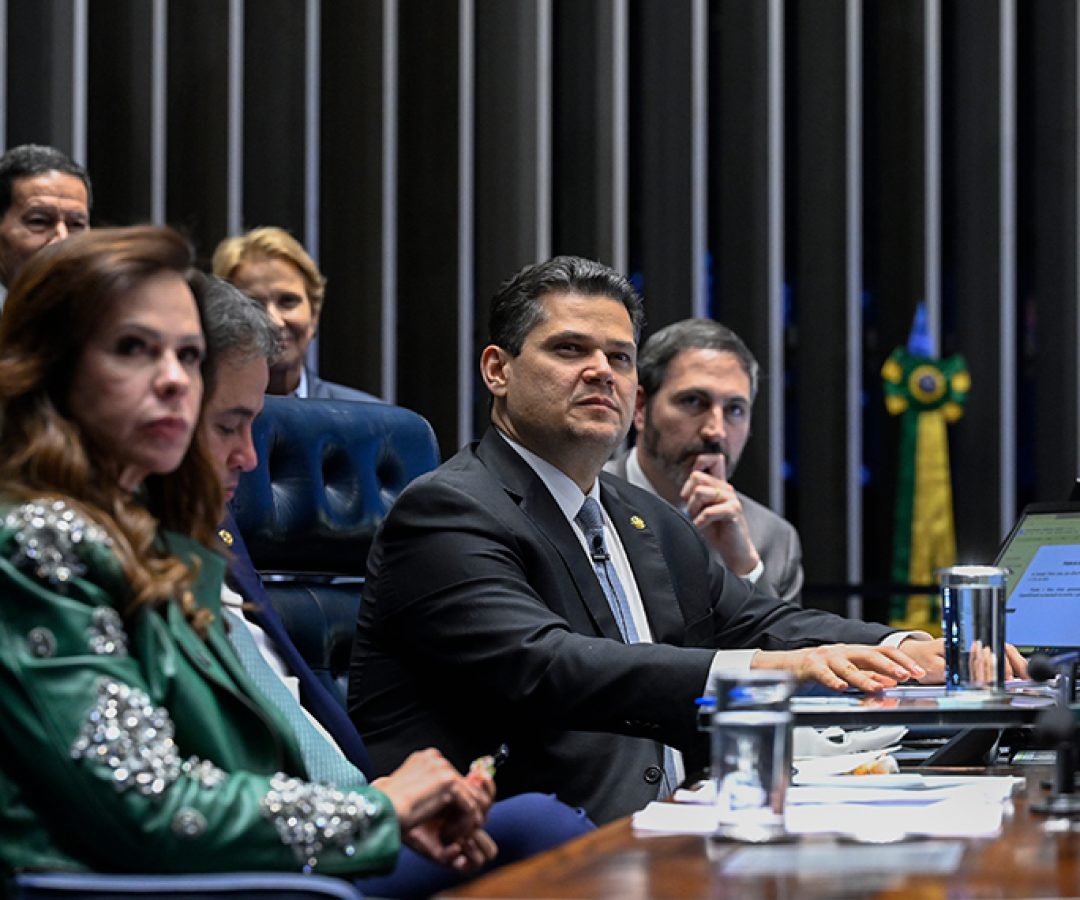 Projeto que mantém benefícios tributários para o Terceiro Setor vai à Câmara — Senado Notícias