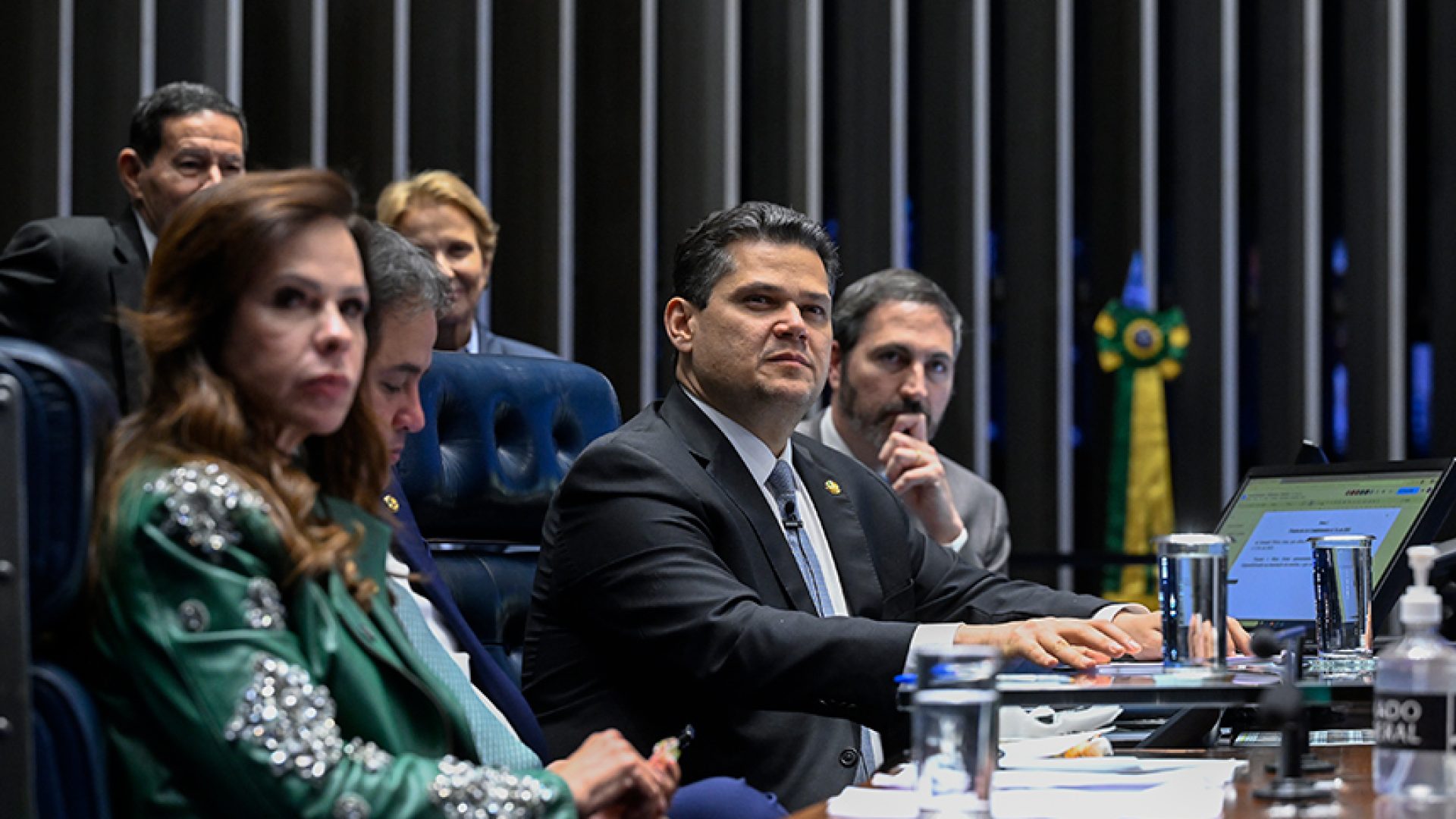 Projeto que mantém benefícios tributários para o Terceiro Setor vai à Câmara — Senado Notícias