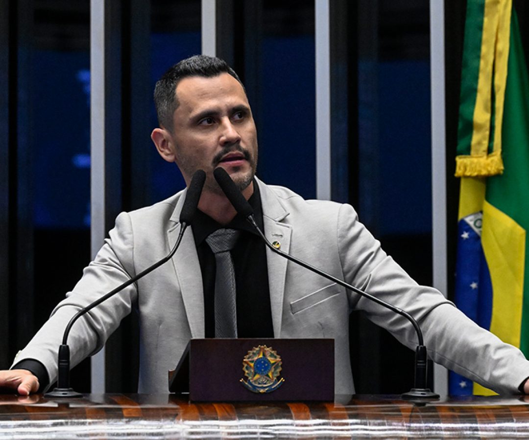 Em discurso, à tribuna, senador Cleitinho (Republicanos-MG).