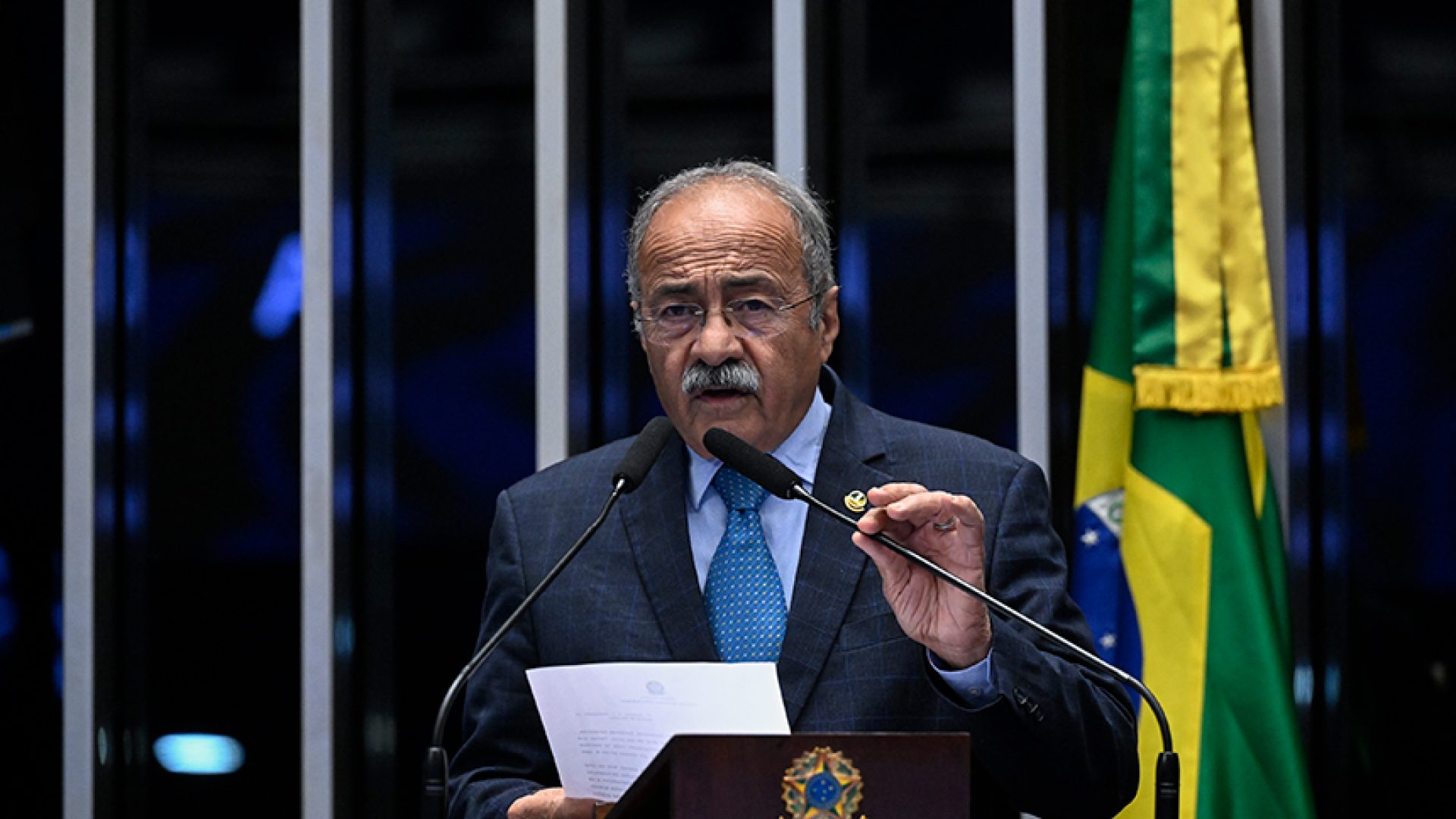 À tribuna,  em discurso, senador Chico Rodrigues (PSB-RR).