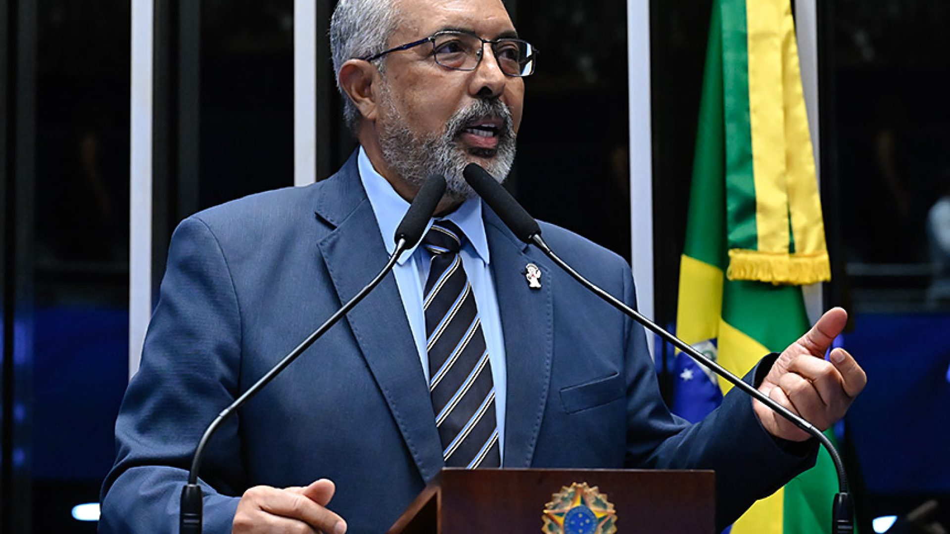 Paim destaca os dois anos da política de cuidado às pessoas com alzheimer — Senado Notícias