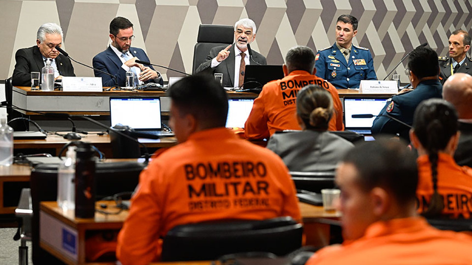 Uso de emendas da saúde por corpos de bombeiros divide opiniões em debate — Senado Notícias