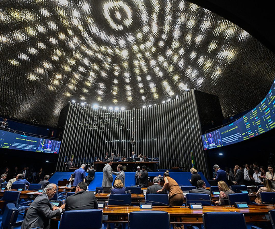 Rede de comunicação de MT e federação de fomento comercial serão homenageadas — Senado Notícias