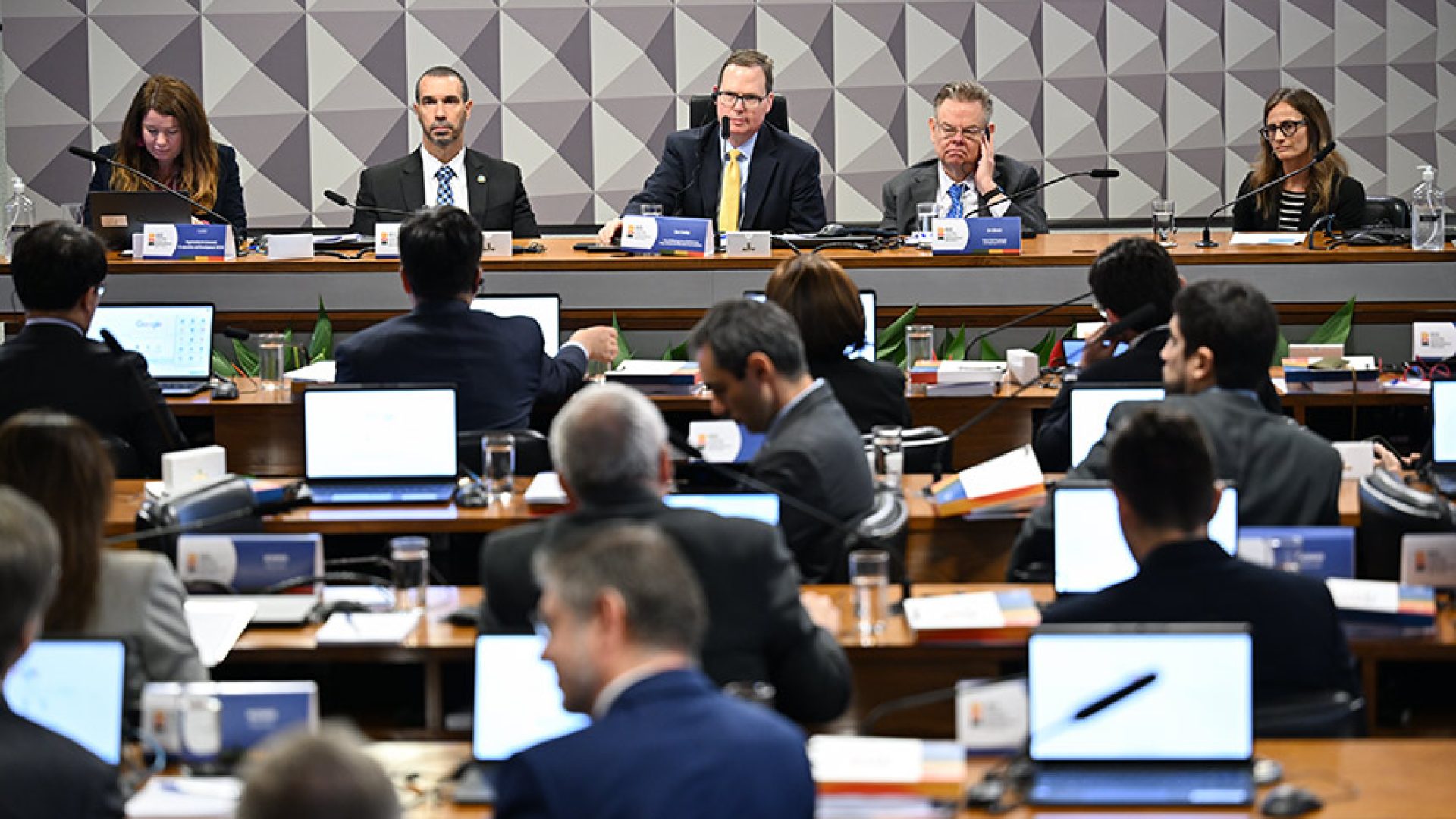 Especialistas defendem modernização das contas públicas e do Orçamento em evento da OCDE — Senado Notícias
