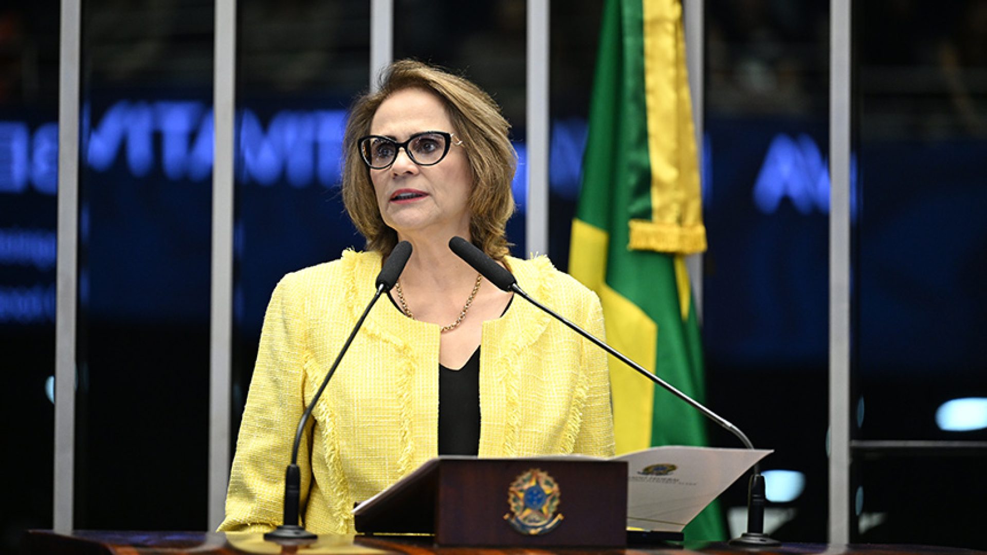 À tribuna, em discurso, senadora Damares Alves (Republicanos-DF).