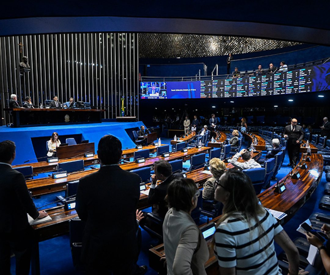 Aprovado projeto que impede bloqueio de gastos de agências reguladoras — Senado Notícias