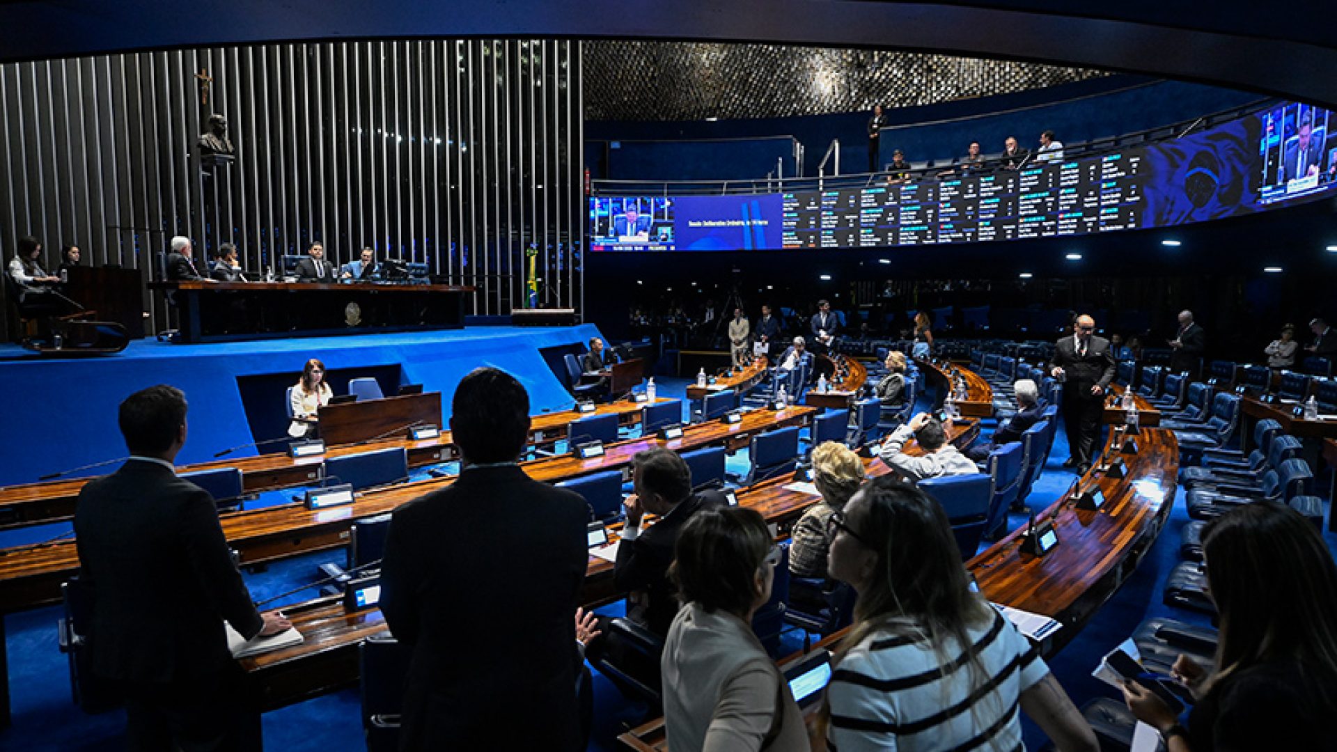 Aprovado projeto que impede bloqueio de gastos de agências reguladoras — Senado Notícias