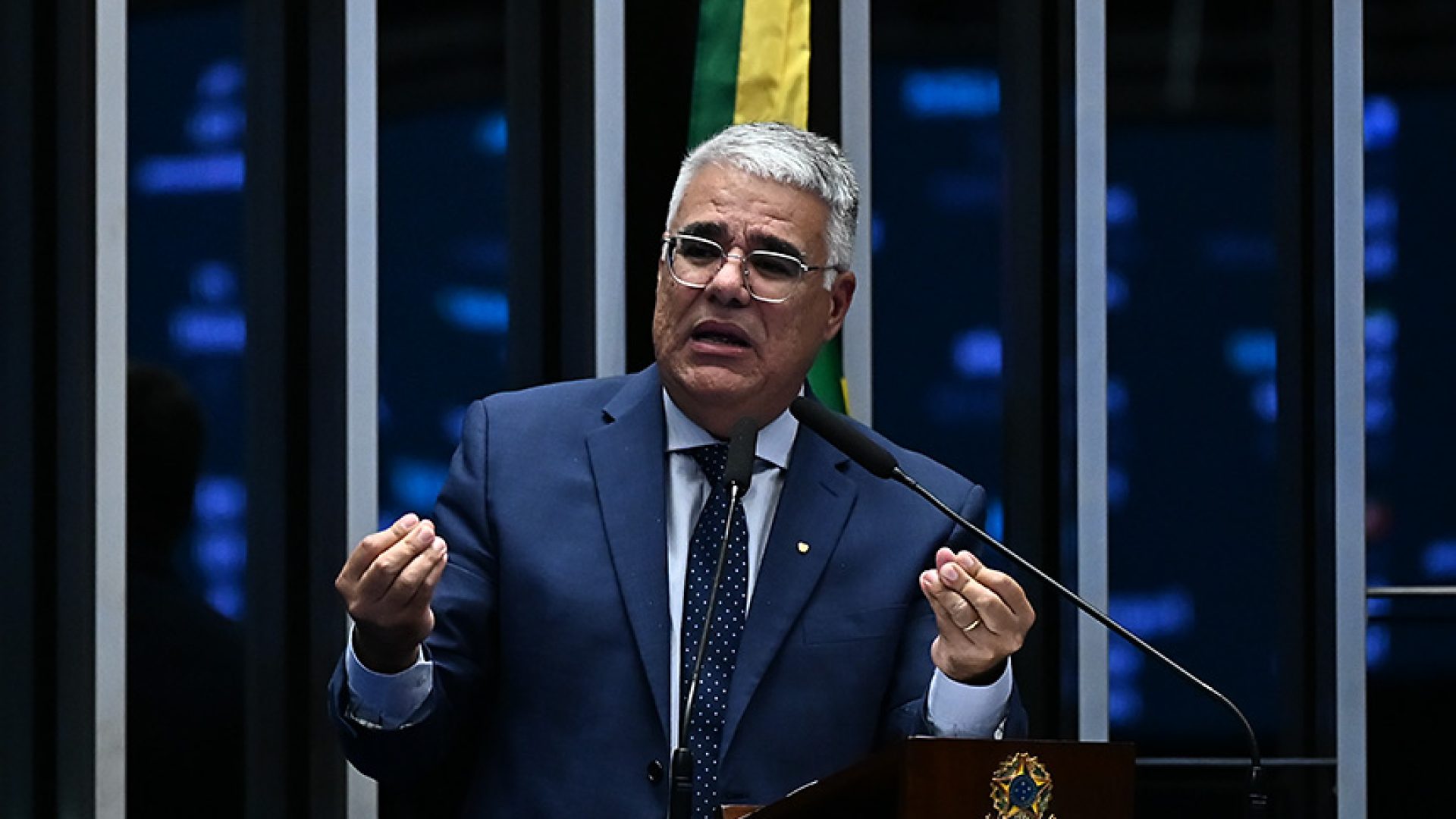 Senador Eduardo Girão (Novo-CE) em discurso à tribuna.
