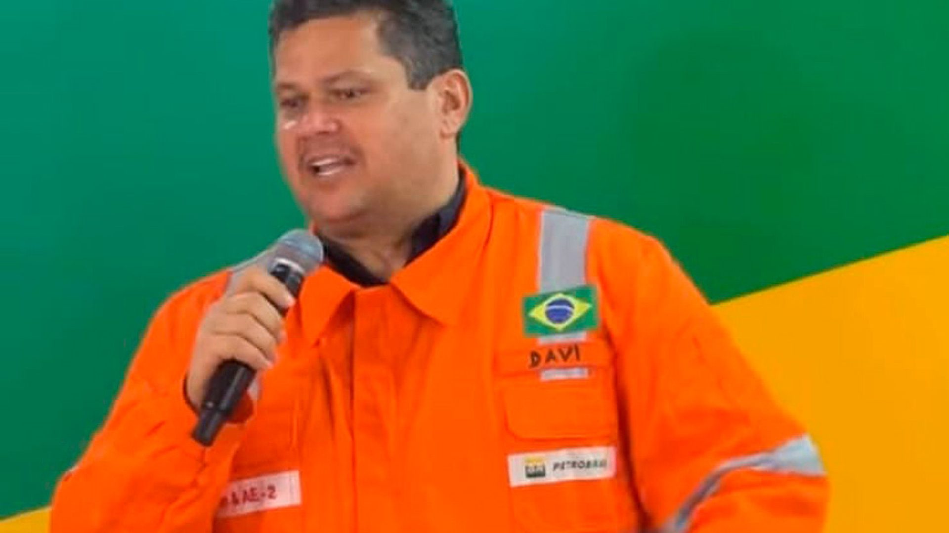 — Nós sabemos que a riqueza do petróleo é transformadora para a vida das pessoas, sobretudo por meio dos recursos do fundo social, que vão para a educação pública e a saúde pública. Em nome do povo amapaense, em nome deste pedaço de chão, no extremo norte do Brasil, expresso nossos agradecimentos por enfrentarmos esse desafio — declarou Davi ao elogiar a Petrobras e o apoio do Poder Executivo às pesquisas que resultaram na descoberta.