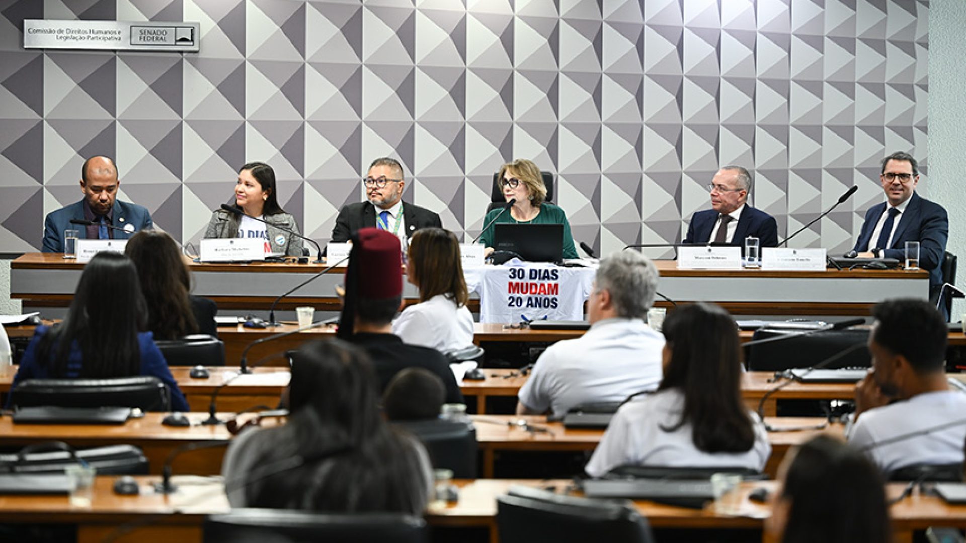 Fissura labiopalatina exige intervenção precoce e multidisciplinar, aponta debate — Senado Notícias