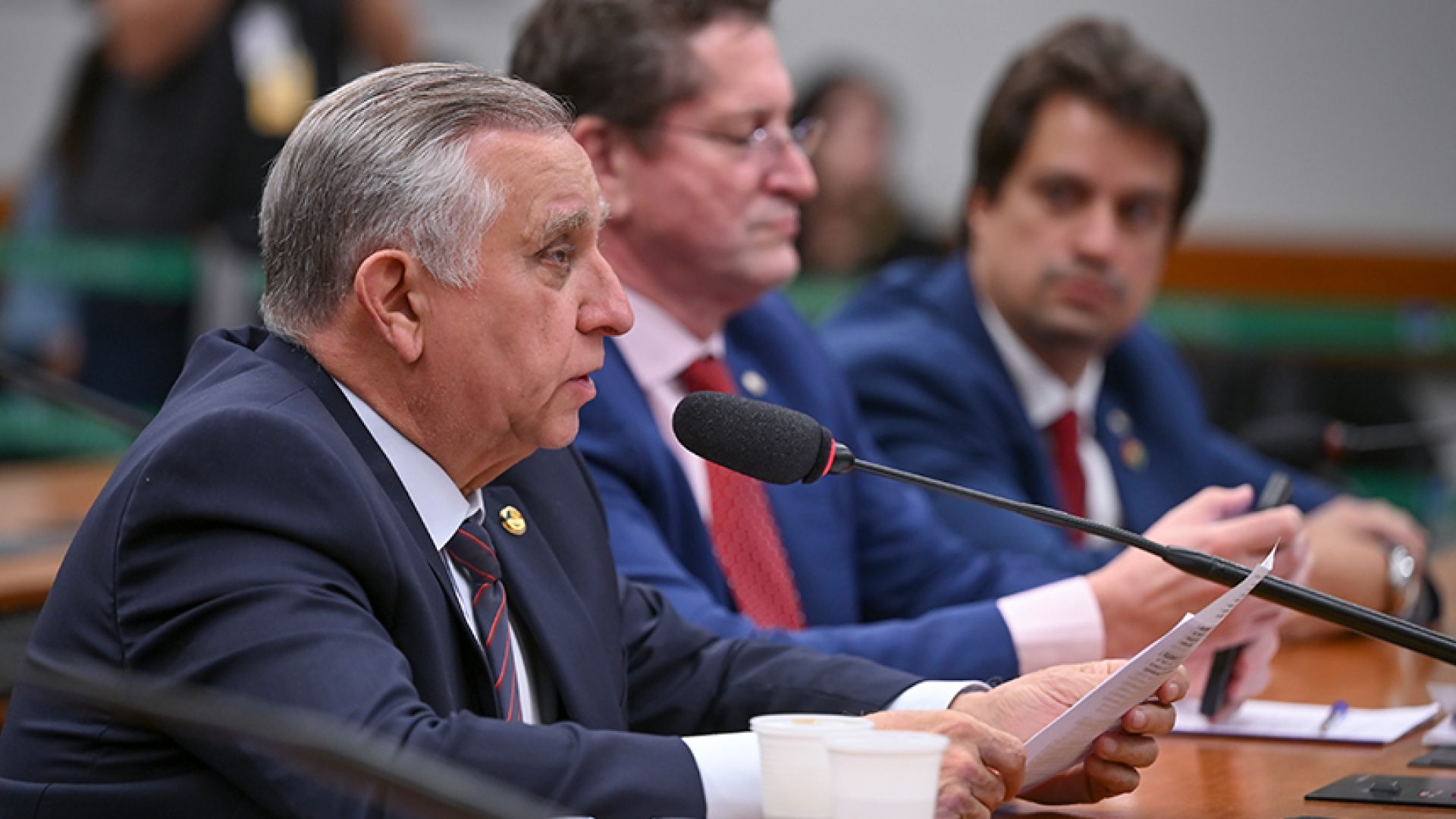 Em pronunciamento, à bancada, senador Izalci Lucas (PL-DF).