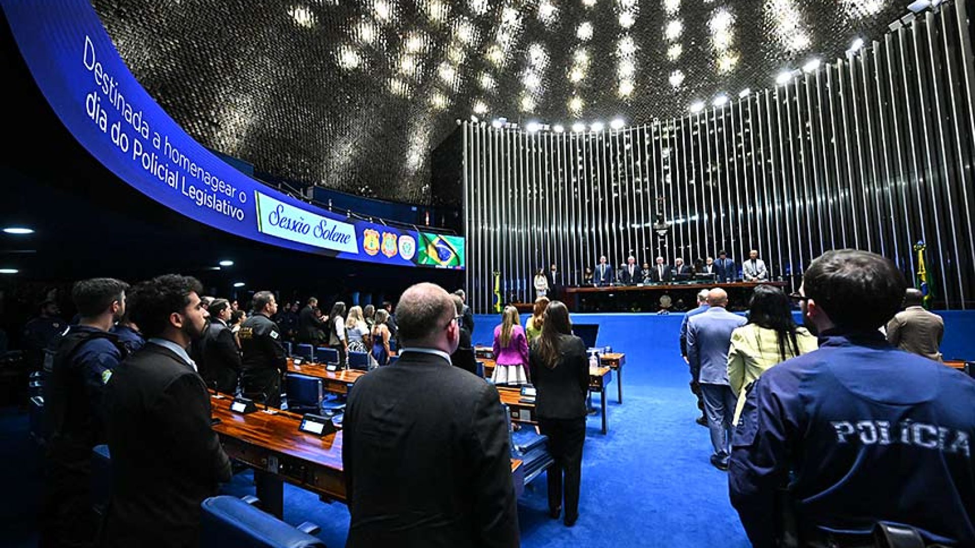 Papel do policial legislativo é reconhecido em sessão solene: 'guardiões' — Senado Notícias
