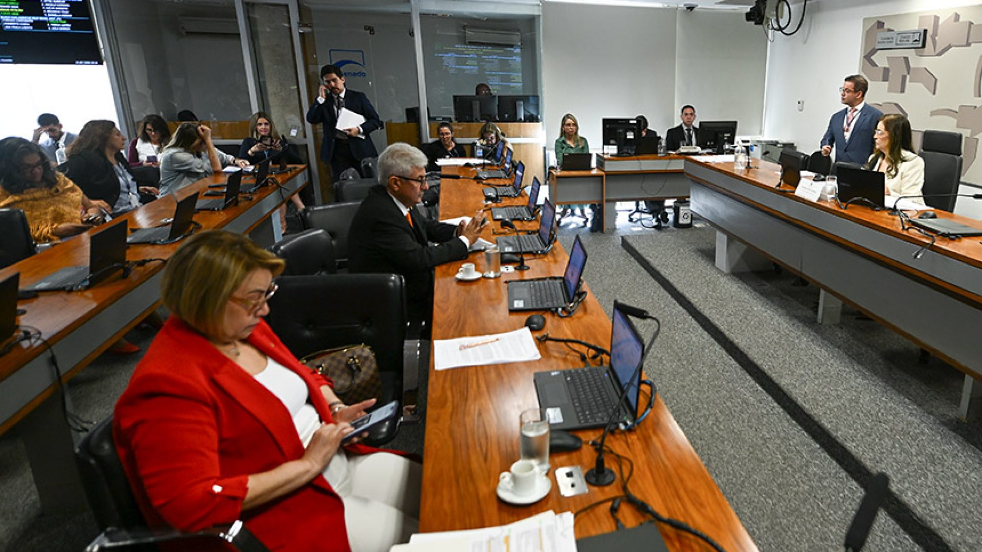 Aumento de pena para falsificação de medicamentos contra câncer vai à CCJ — Senado Notícias