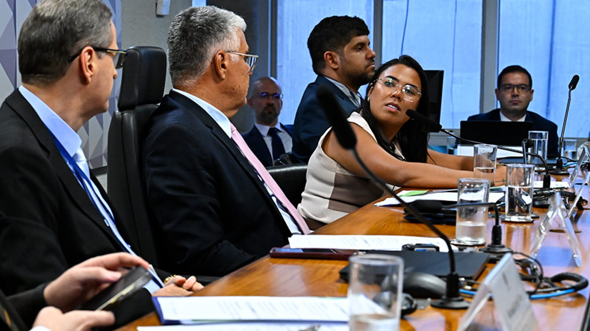 debate pede fim da propaganda com celebridades e atletas — Senado Notícias