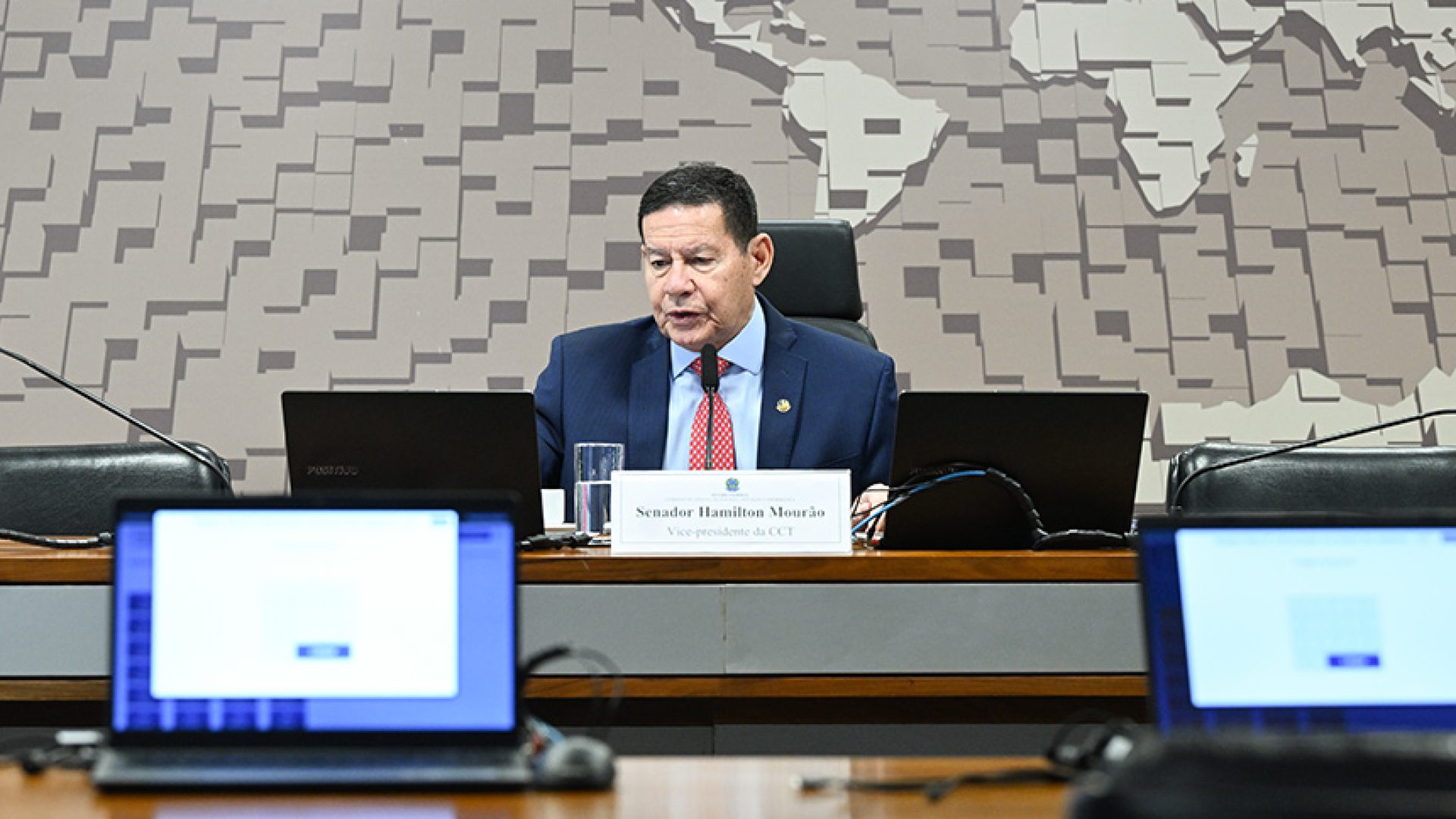 CCT aprova 24 autorizações e renovações de rádios comunitárias — Senado Notícias