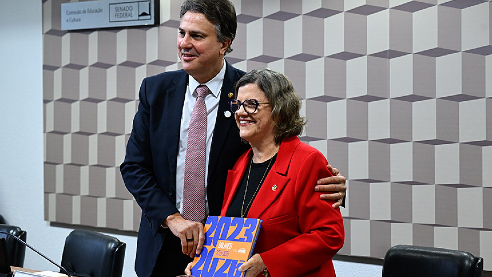 Camilo Santana é eleito presidente da Comissão de Educação e Cultura — Senado Notícias
