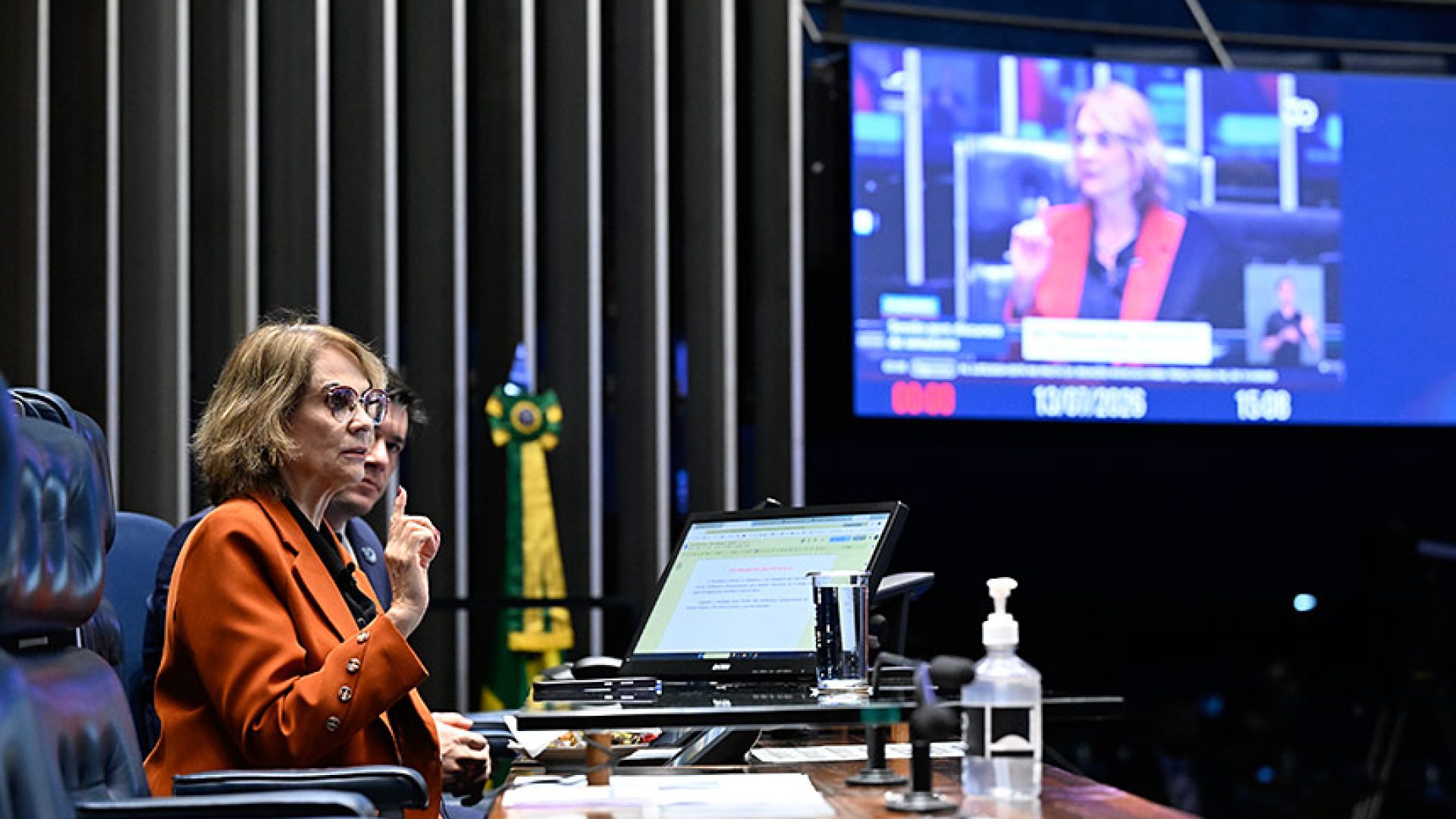 Damares condena ataques que recebeu de seu próprio campo político — Senado Notícias
