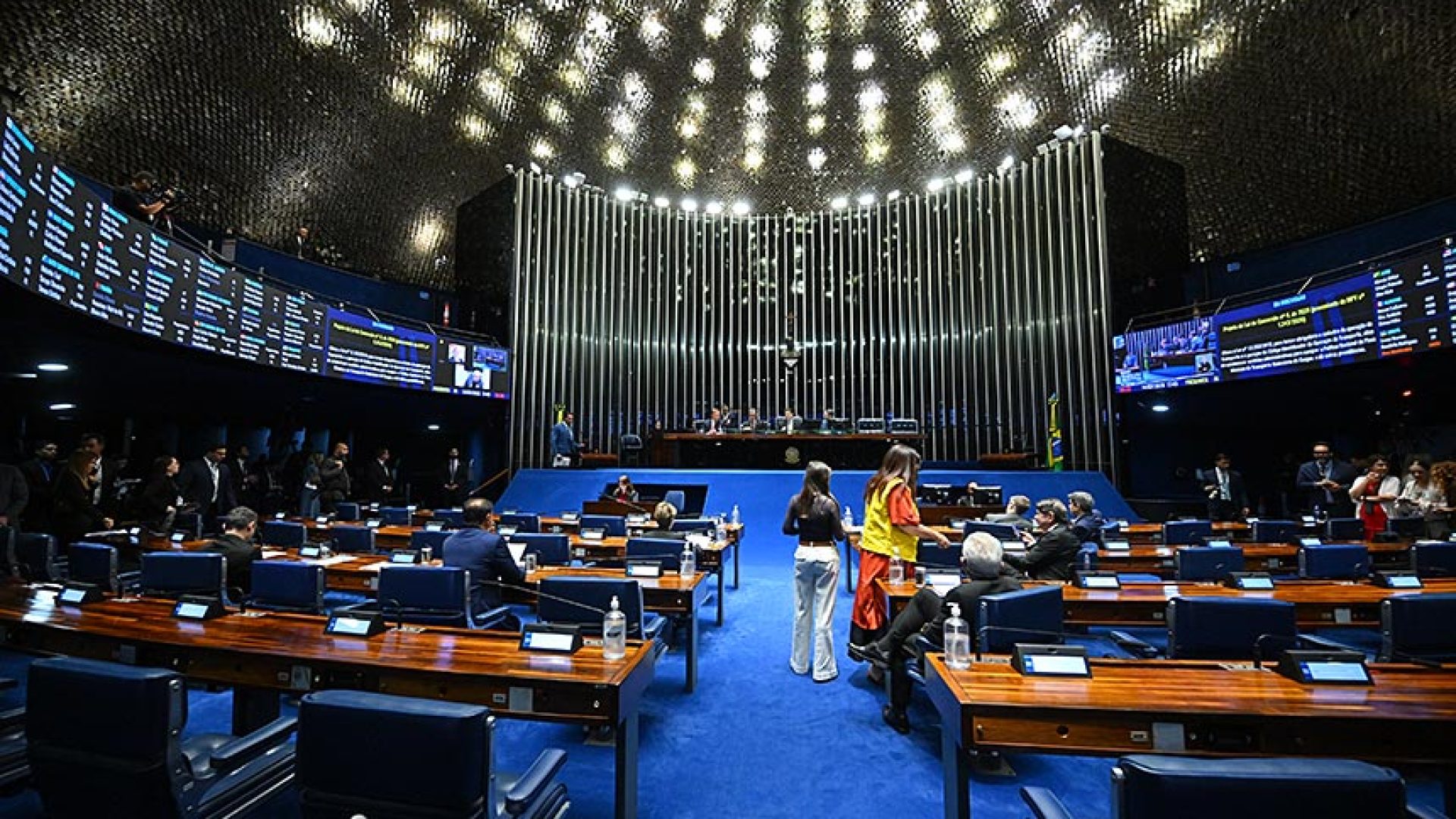 Plenário analisa programa de incentivo à produção de fertilizantes nesta terça — Senado Notícias